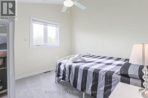 28 Wakeford Road, Kawartha Lakes (Little Britain), ON - Indoor Photo Showing Bedroom