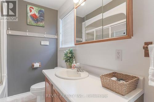 28 Wakeford Road, Kawartha Lakes (Little Britain), ON - Indoor Photo Showing Bathroom