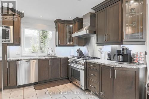 28 Wakeford Road, Kawartha Lakes (Little Britain), ON - Indoor Photo Showing Kitchen With Upgraded Kitchen