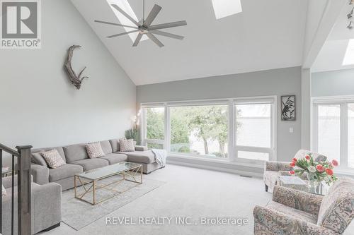 28 Wakeford Road, Kawartha Lakes (Little Britain), ON - Indoor Photo Showing Living Room