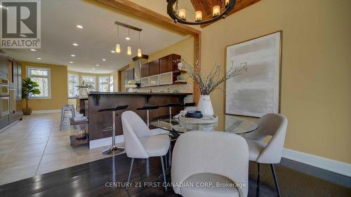 1659 Hamilton Road, London, ON - Indoor Photo Showing Dining Room