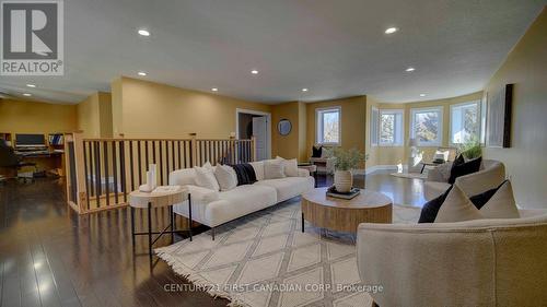 1659 Hamilton Road, London, ON - Indoor Photo Showing Living Room