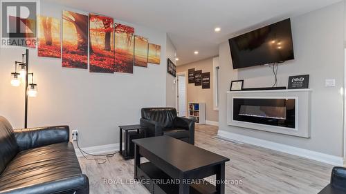 185 Queen Street, West Elgin (Rodney), ON - Indoor Photo Showing Living Room With Fireplace