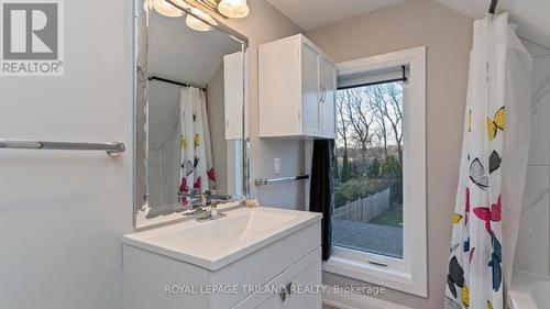 185 Queen Street, West Elgin (Rodney), ON - Indoor Photo Showing Bathroom