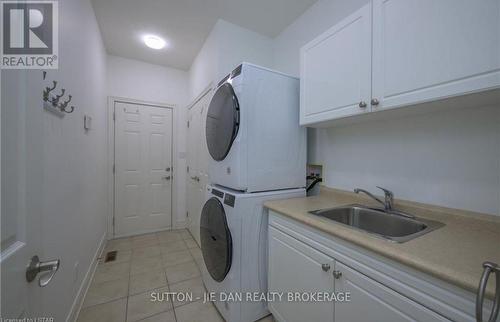 1 - 440 Wellington Street, London, ON - Indoor Photo Showing Laundry Room