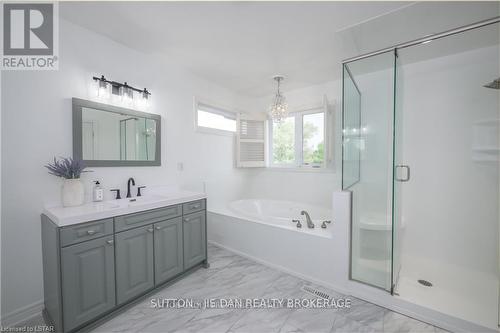 7156 Clayton Court, London, ON - Indoor Photo Showing Bathroom