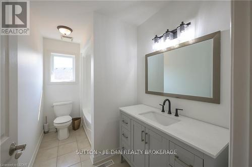 7156 Clayton Court, London, ON - Indoor Photo Showing Bathroom