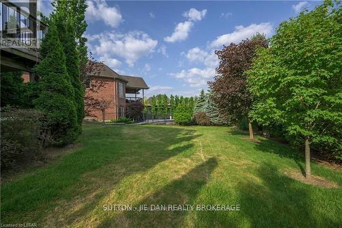 7156 Clayton Court, London, ON - Outdoor