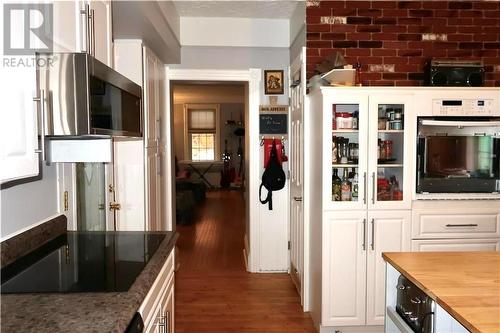 245 Trafalgar Road, Pembroke, ON - Indoor Photo Showing Kitchen