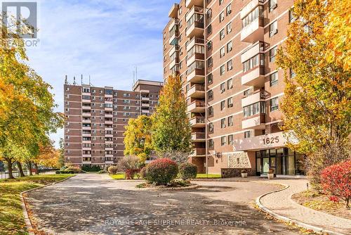 824 - 1625 Bloor Street E, Mississauga, ON - Outdoor With Balcony With Facade