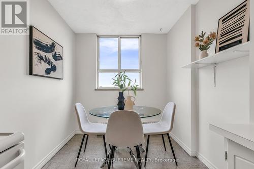 824 - 1625 Bloor Street E, Mississauga, ON - Indoor Photo Showing Dining Room