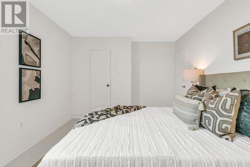 824 - 1625 Bloor Street E, Mississauga, ON - Indoor Photo Showing Bedroom