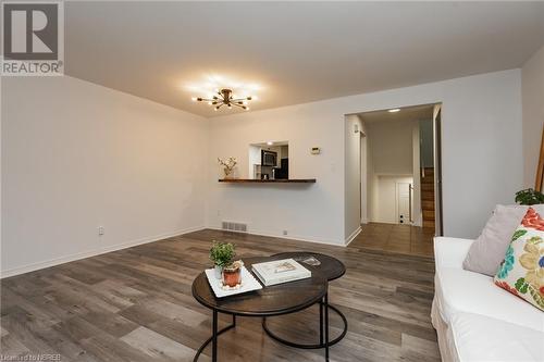 604 Banner Avenue Unit# 3, North Bay, ON - Indoor Photo Showing Living Room