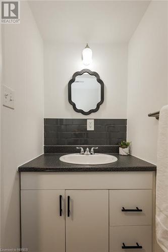 604 Banner Avenue Unit# 3, North Bay, ON - Indoor Photo Showing Bathroom