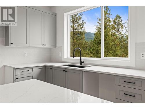 6988 Manning Place, Vernon, BC - Indoor Photo Showing Kitchen With Double Sink