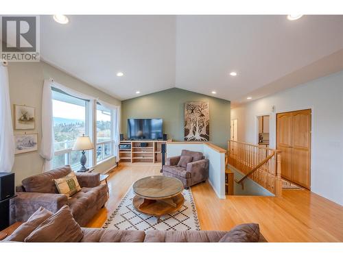 19409 Mcdougald Road, Summerland, BC - Indoor Photo Showing Living Room