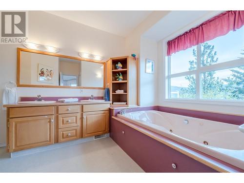 19409 Mcdougald Road, Summerland, BC - Indoor Photo Showing Bathroom