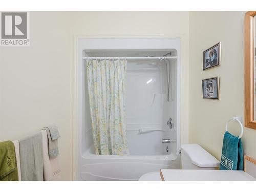 19409 Mcdougald Road, Summerland, BC - Indoor Photo Showing Bathroom