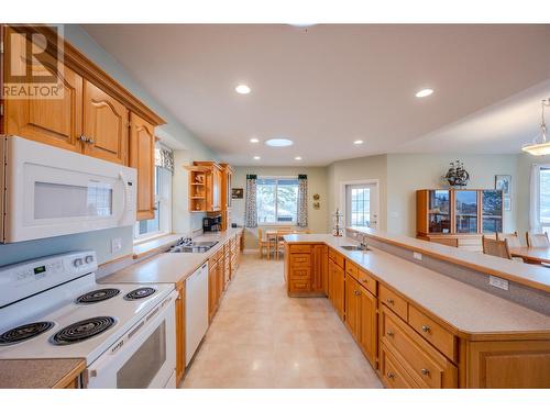 19409 Mcdougald Road, Summerland, BC - Indoor Photo Showing Kitchen