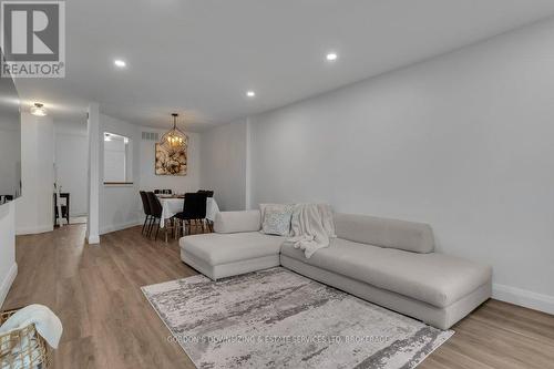 24 - 1098 King Street W, Kingston (Central City West), ON - Indoor Photo Showing Living Room