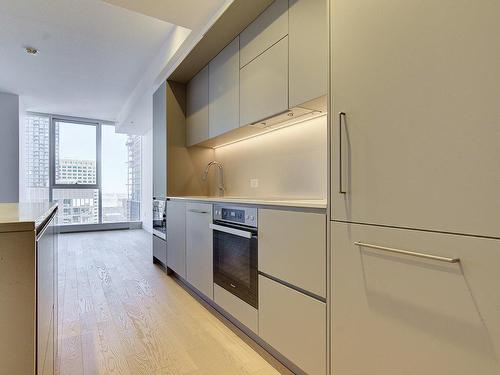 Cuisine - 3411-1205 Place Phillips, Montréal (Ville-Marie), QC - Indoor Photo Showing Kitchen