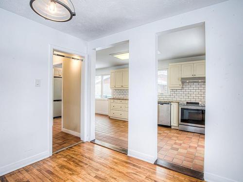 Coin-repas - 12 Crois. Wood, Beaconsfield, QC - Indoor Photo Showing Kitchen