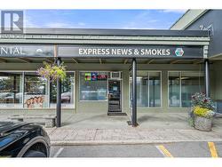 461 DOLLARTON HIGHWAY  North Vancouver, BC V7G 1M9