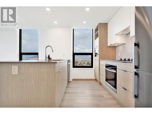 1488 Bertram Street Unit# 3206 Lot# 250, Kelowna, BC - Indoor Photo Showing Kitchen