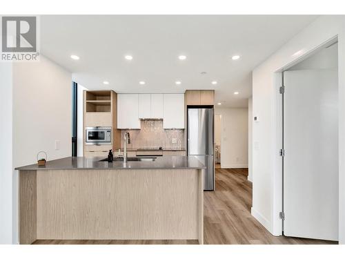 1488 Bertram Street Unit# 3206 Lot# 250, Kelowna, BC - Indoor Photo Showing Kitchen With Upgraded Kitchen