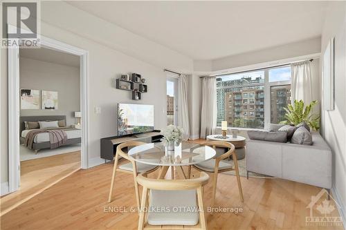 605 - 245 Kent Street, Ottawa, ON - Indoor Photo Showing Living Room