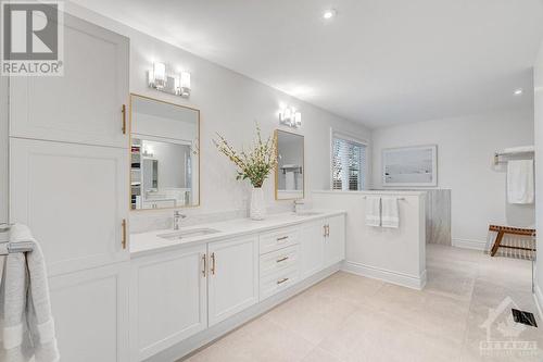 142 Chenoa Way, Nepean, ON - Indoor Photo Showing Bathroom