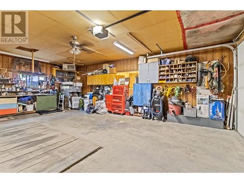 224 Cypress Avenue, Kamloops, BC - Indoor Photo Showing Garage