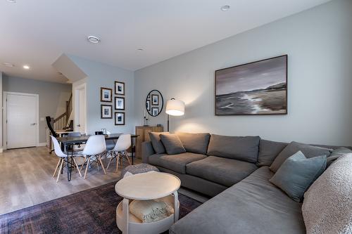 4-2973 Conlin Court, Kelowna, BC - Indoor Photo Showing Living Room