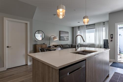 4-2973 Conlin Court, Kelowna, BC - Indoor Photo Showing Kitchen With Double Sink