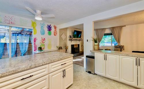 4179 Ashe Crescent, Scotch Creek, BC - Indoor Photo Showing Kitchen