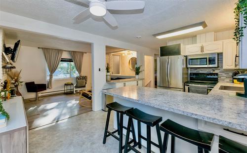 4179 Ashe Crescent, Scotch Creek, BC - Indoor Photo Showing Kitchen With Stainless Steel Kitchen With Upgraded Kitchen