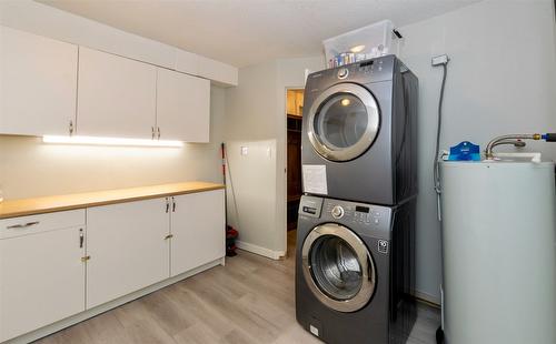 4179 Ashe Crescent, Scotch Creek, BC - Indoor Photo Showing Laundry Room