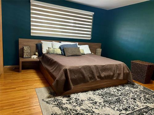 633 Waverley Street, Winnipeg, MB - Indoor Photo Showing Bedroom