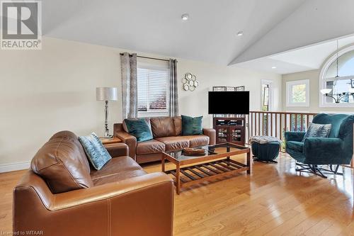 103 Forestway Trail, Woodstock, ON - Indoor Photo Showing Living Room