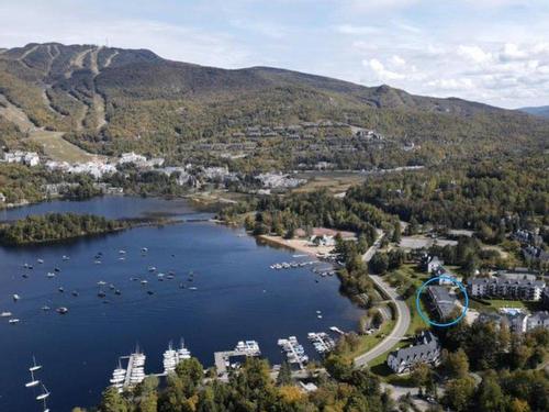 Overall view - 4323-2861 Ch. Du Village, Mont-Tremblant, QC - Outdoor With Body Of Water With View