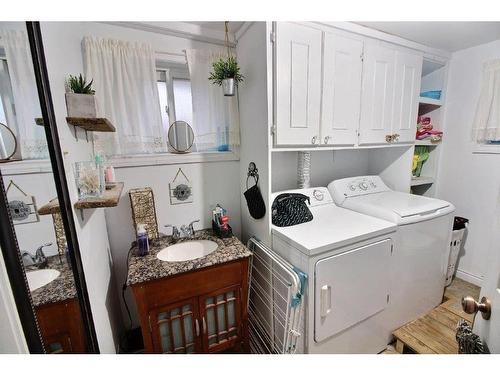 Laundry room - 1 Boul. Perron E., Matapédia, QC - Indoor Photo Showing Laundry Room