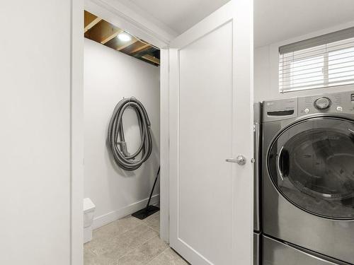 Salle de lavage - 3860 Rue De La Pinède, Trois-Rivières, QC - Indoor Photo Showing Laundry Room