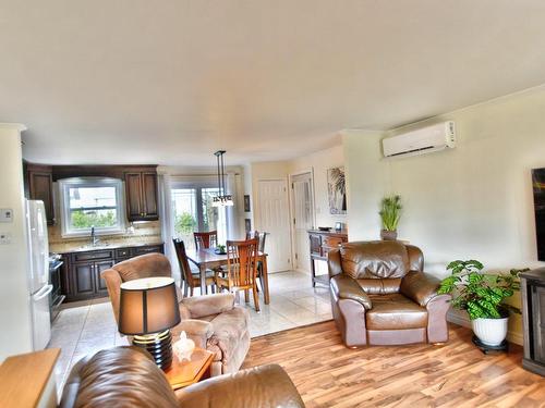 Overall view - 24 Rue Doucet, Victoriaville, QC - Indoor Photo Showing Living Room