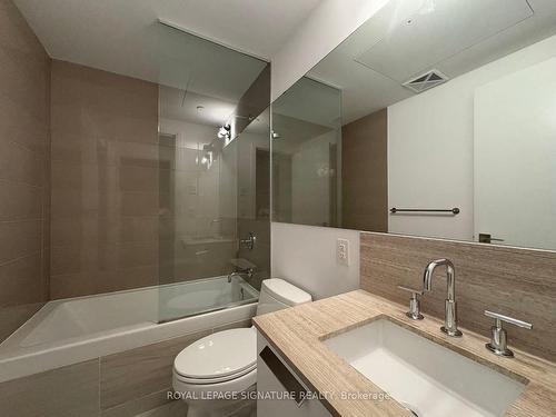 901-50 Charles St E, Toronto, ON - Indoor Photo Showing Bathroom