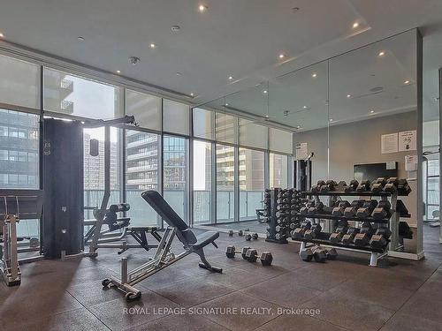 901-50 Charles St E, Toronto, ON - Indoor Photo Showing Gym Room