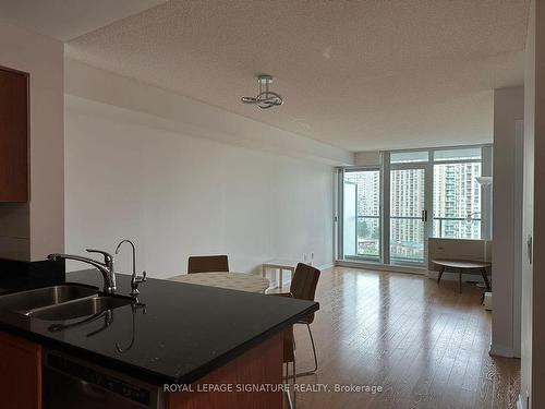 1201-5500 Yonge St, Toronto, ON - Indoor Photo Showing Other Room