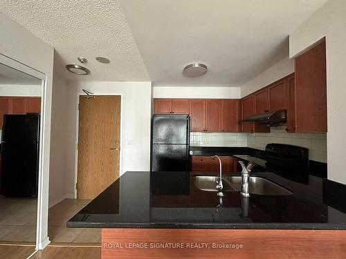 1201-5500 Yonge St, Toronto, ON - Indoor Photo Showing Kitchen