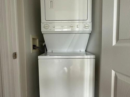 1201-5500 Yonge St, Toronto, ON - Indoor Photo Showing Laundry Room