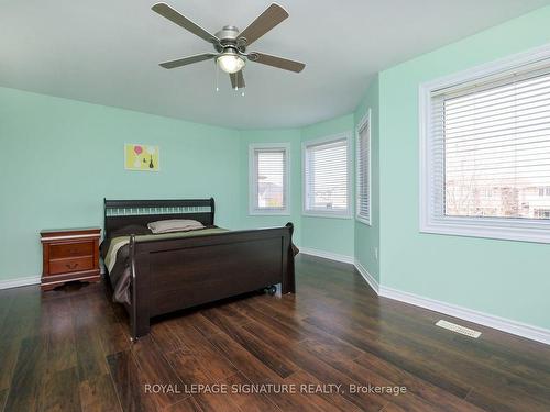 1327 Corm St, Innisfil, ON - Indoor Photo Showing Bedroom