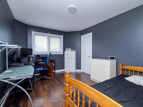 1327 Corm St, Innisfil, ON - Indoor Photo Showing Bedroom